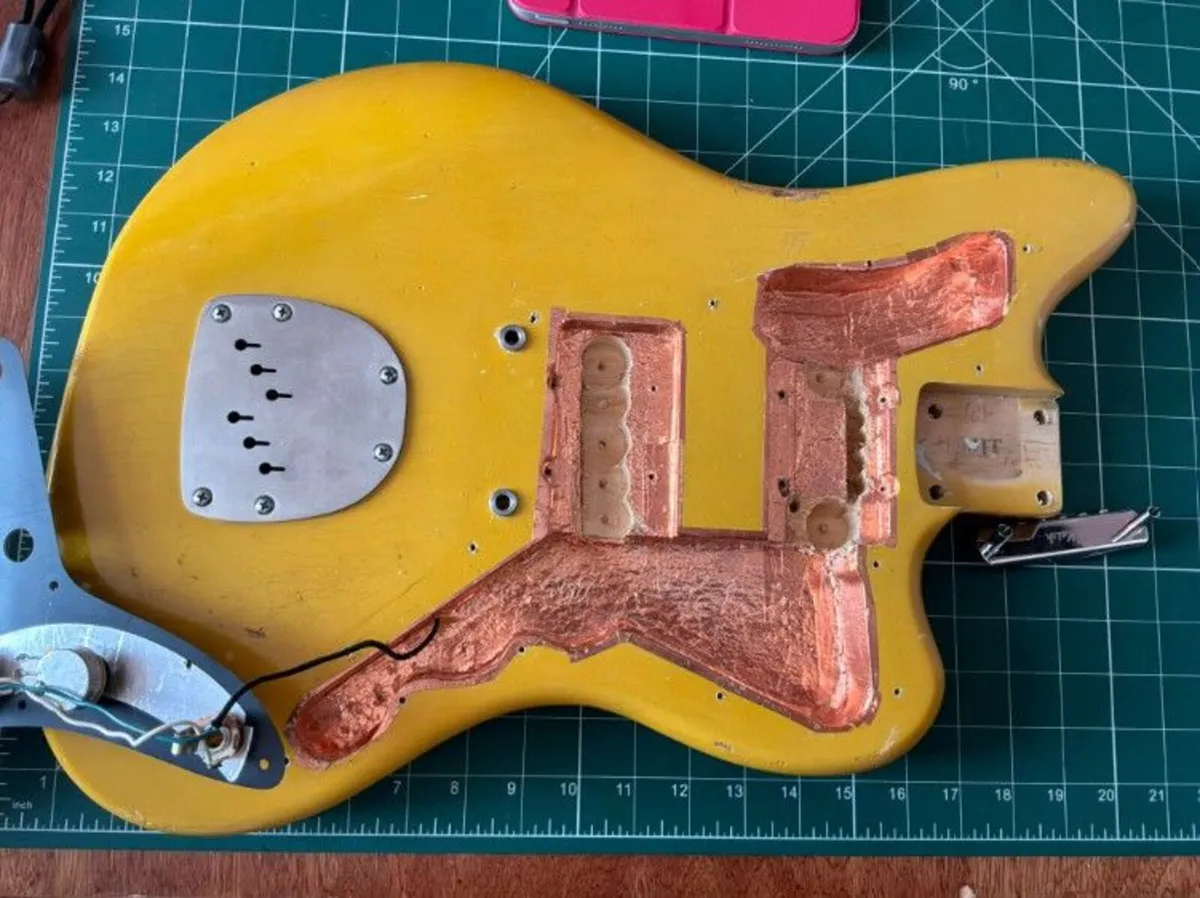 MJT Jazzmaster body and bits and bobs - Image 4