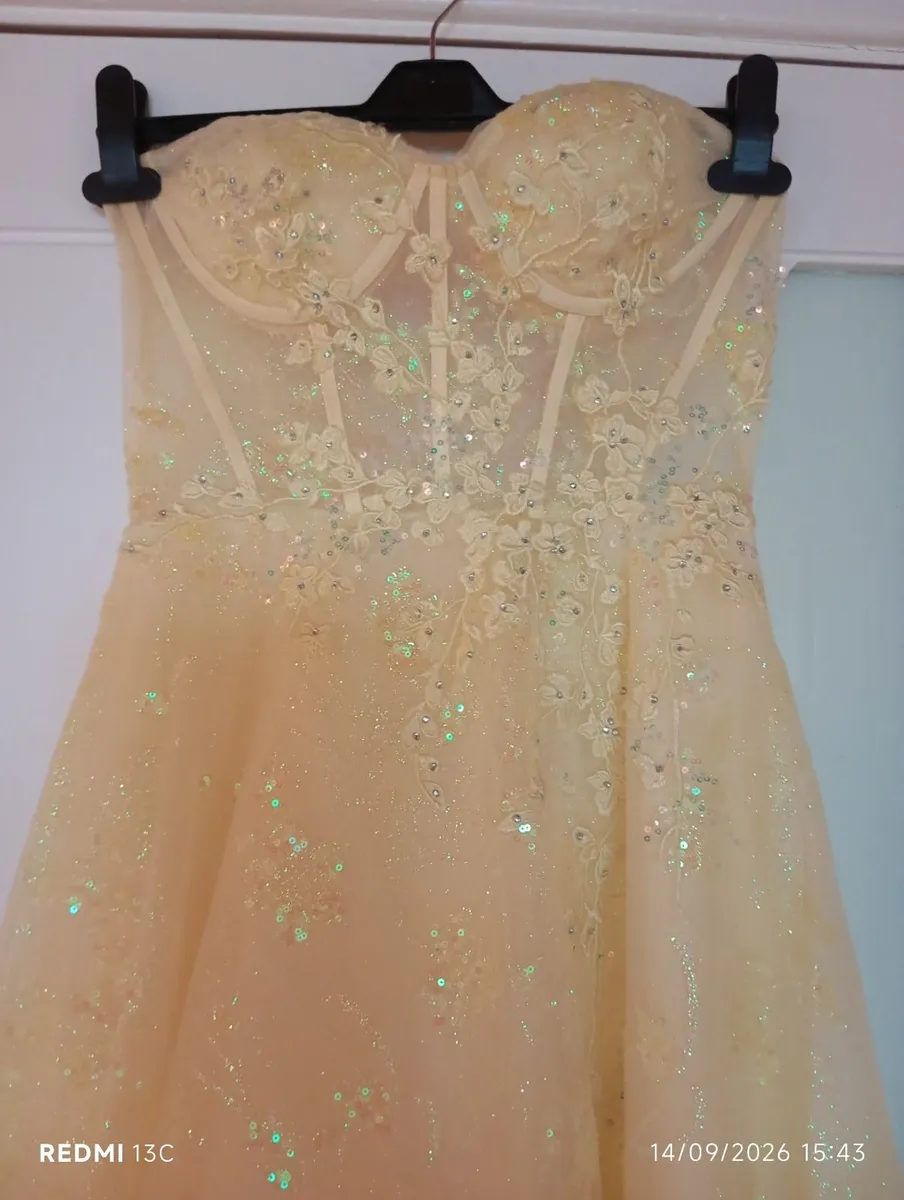 Debs dress - Image 4