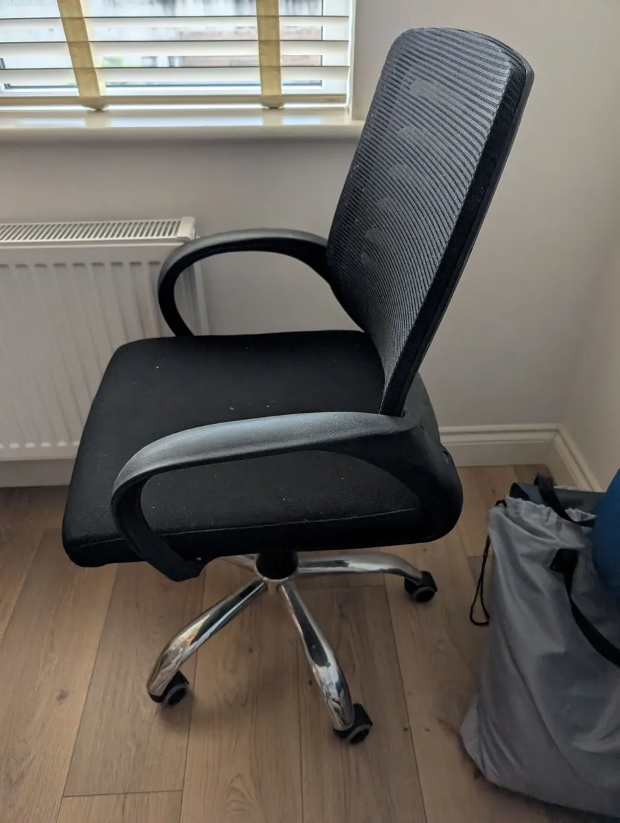 Black Office Chair – €10 - Image 1