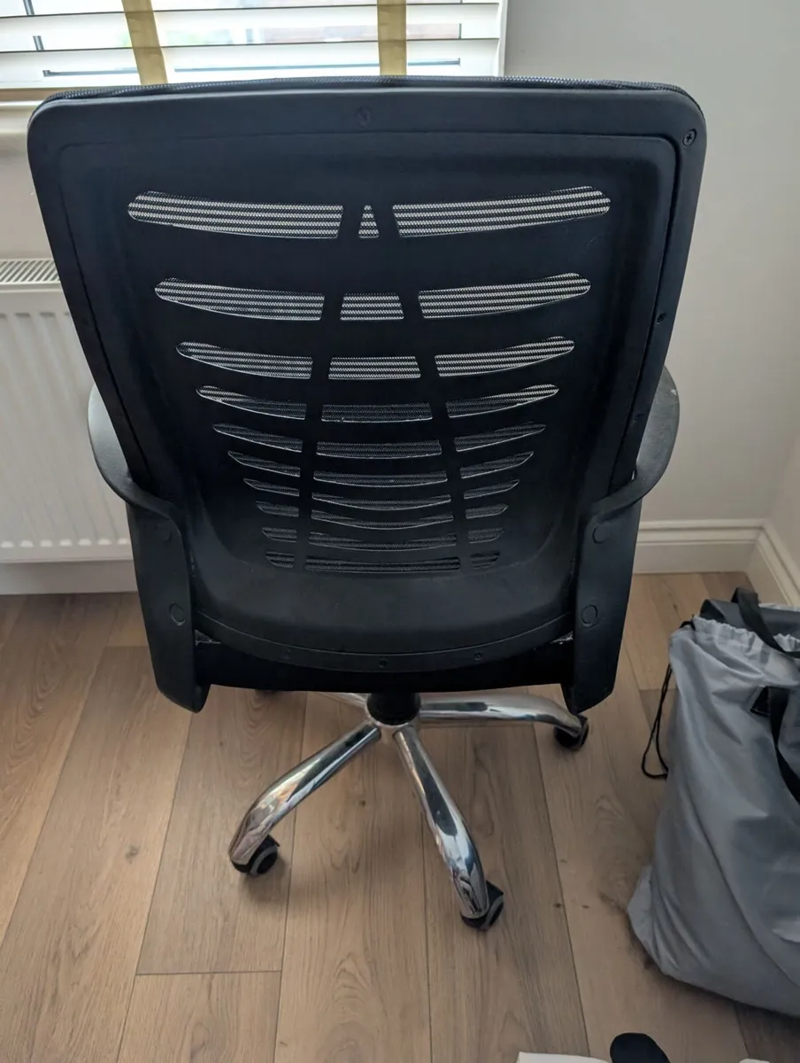 Black Office Chair – €10 - Image 2