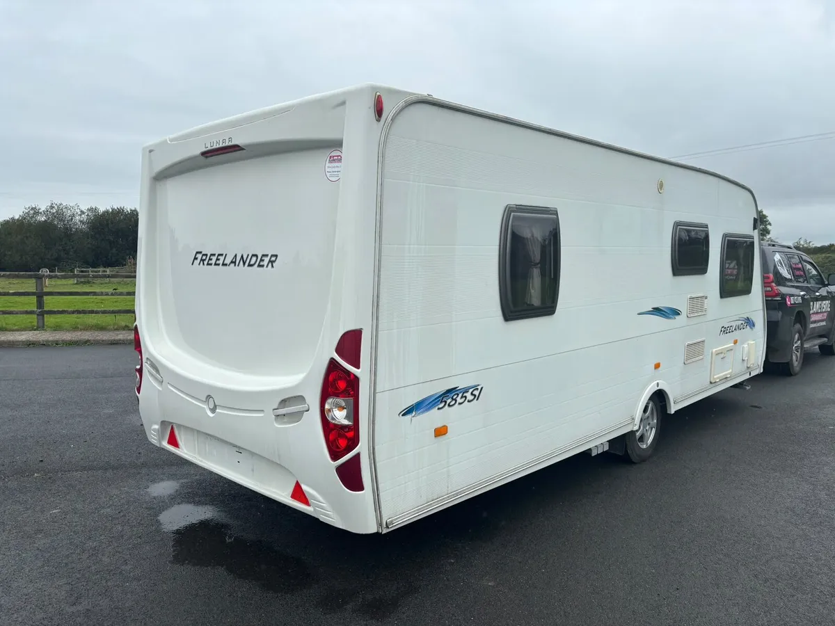 Lunar freelander island bed caravan awning inclu - Image 3