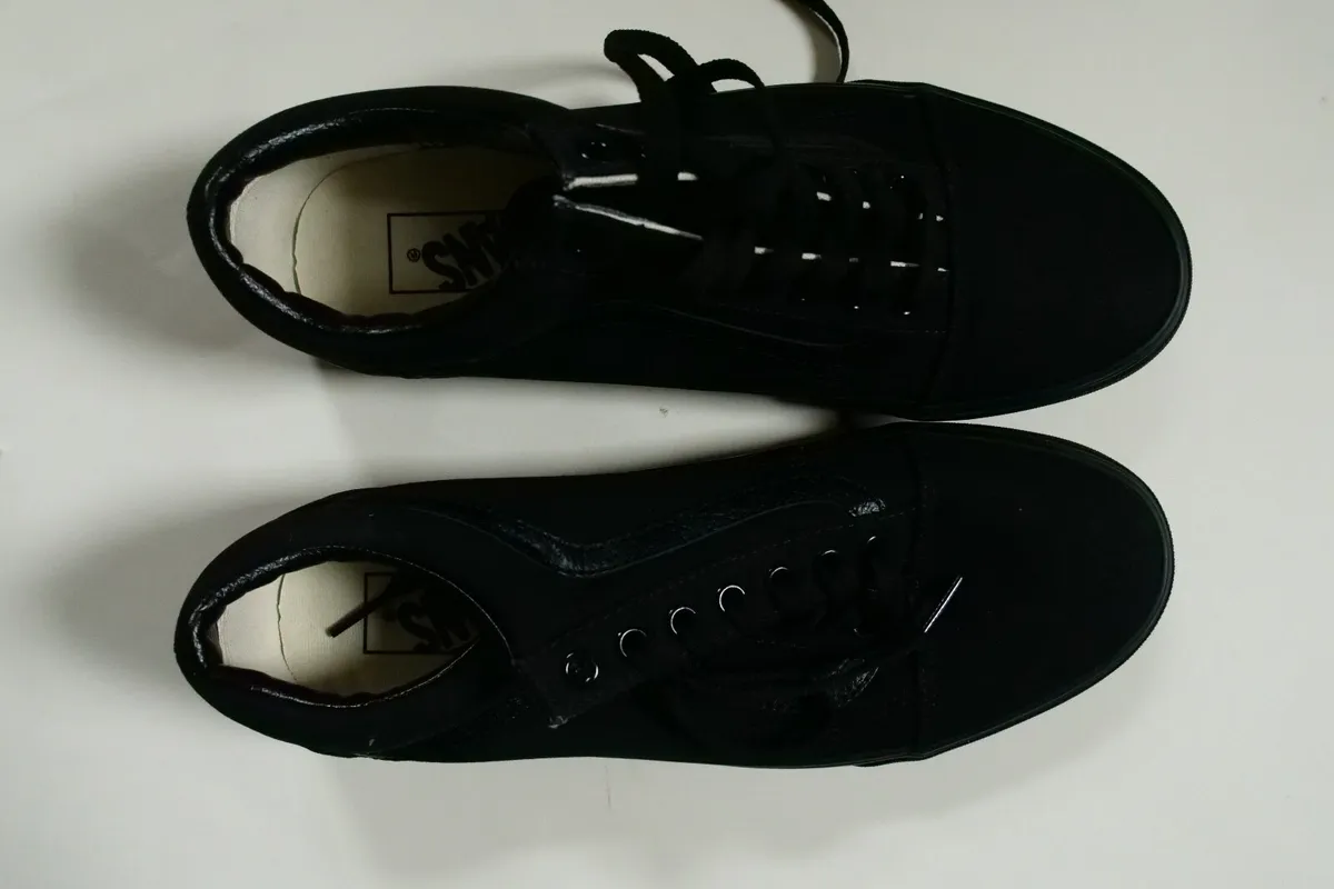 Vans Old Skool Shoes Size 8.5 - Image 2