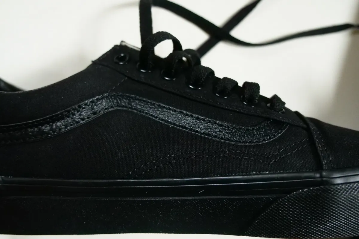 Vans Old Skool Shoes Size 8.5 - Image 3