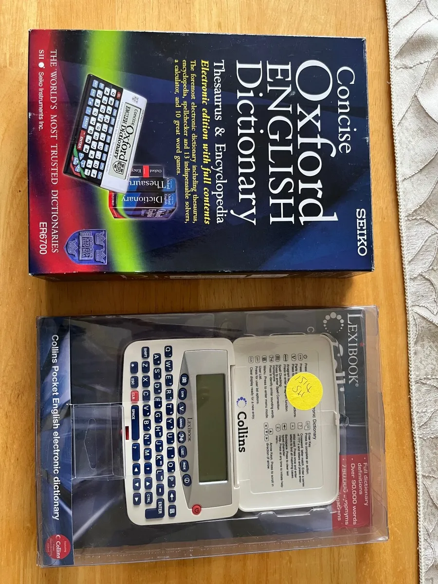 Vintage Electronic Pocket Dictionary bundle. - Image 1