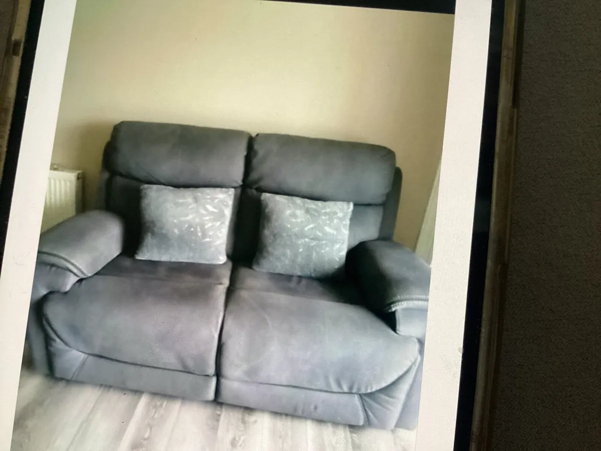 Suite of furniture - Image 2
