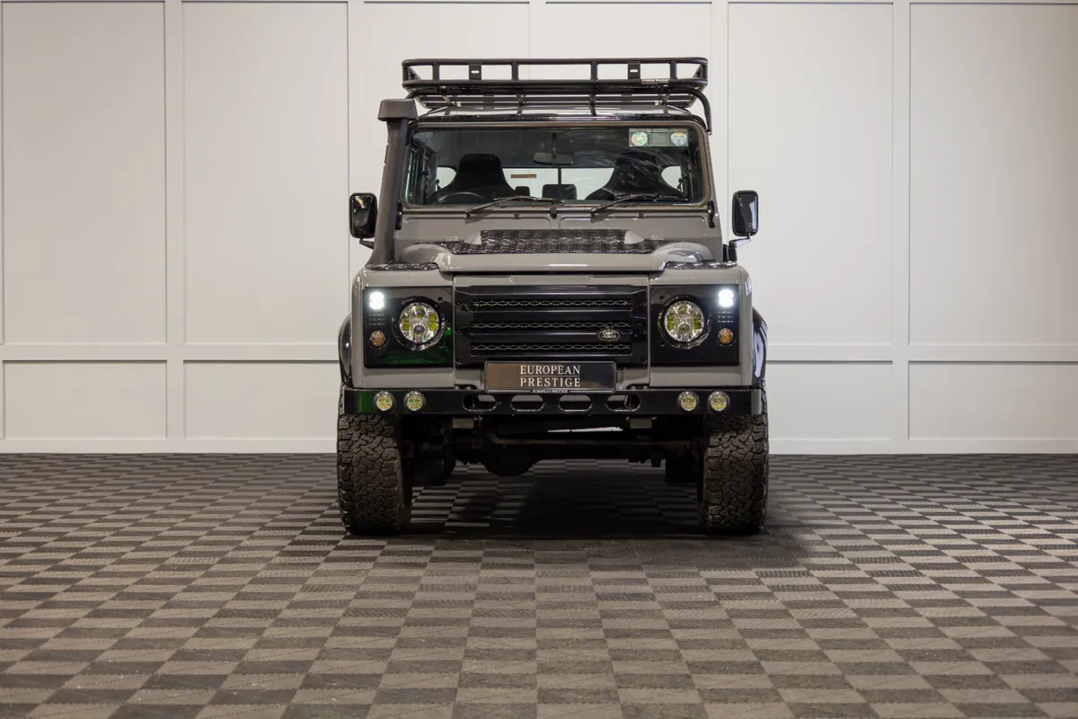 172 Land Rover Defender 130 Utility 5 Seat N1 - Image 2