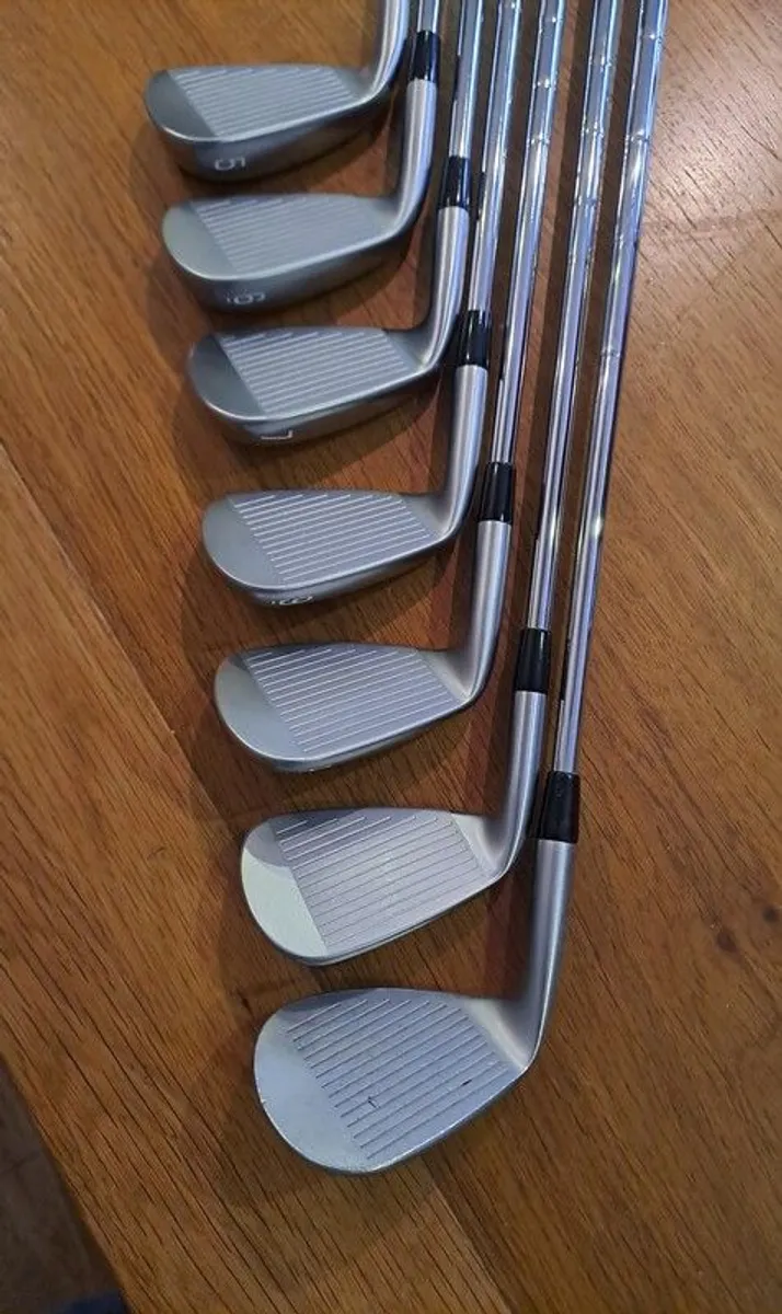 Golf Mizuno Irons - Image 1