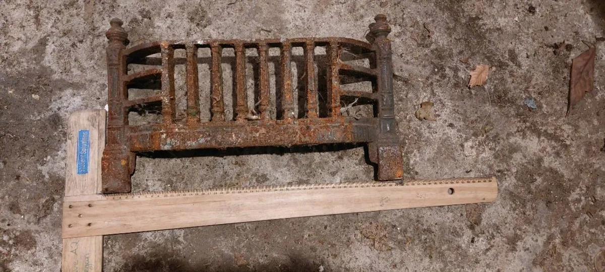 Cast iron fire front 2 pieces - Image 3