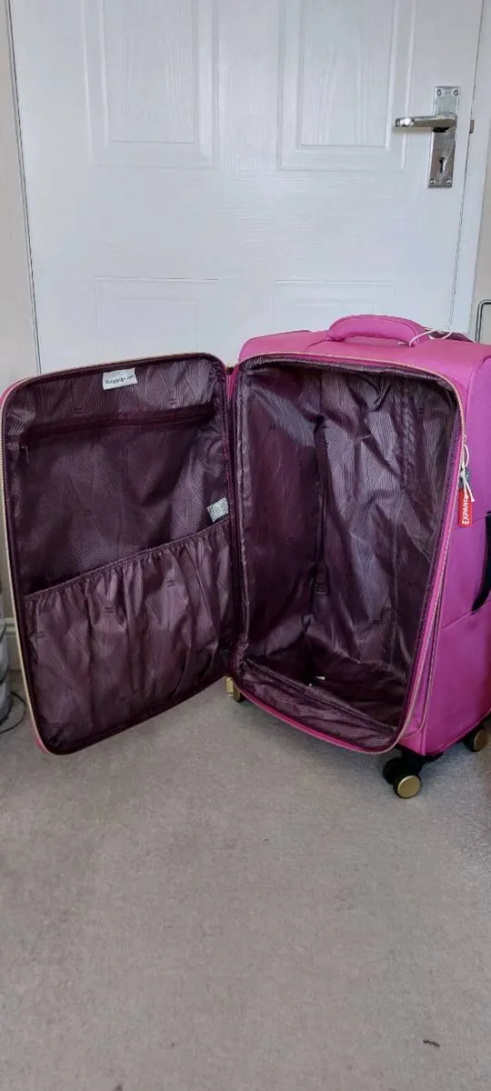 Suitcase - It - Image 3