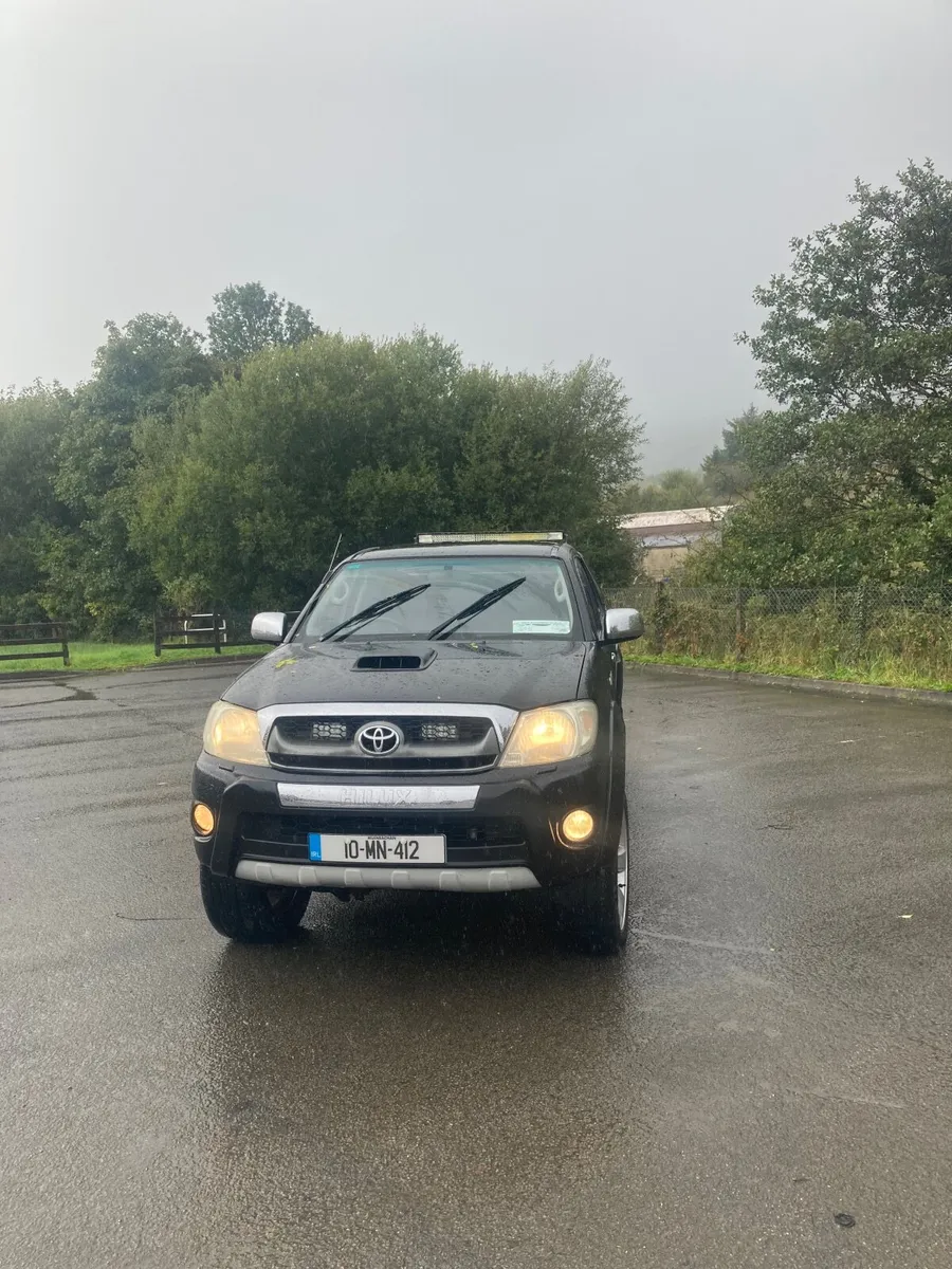 Toyota Hilux 2010 - Image 1