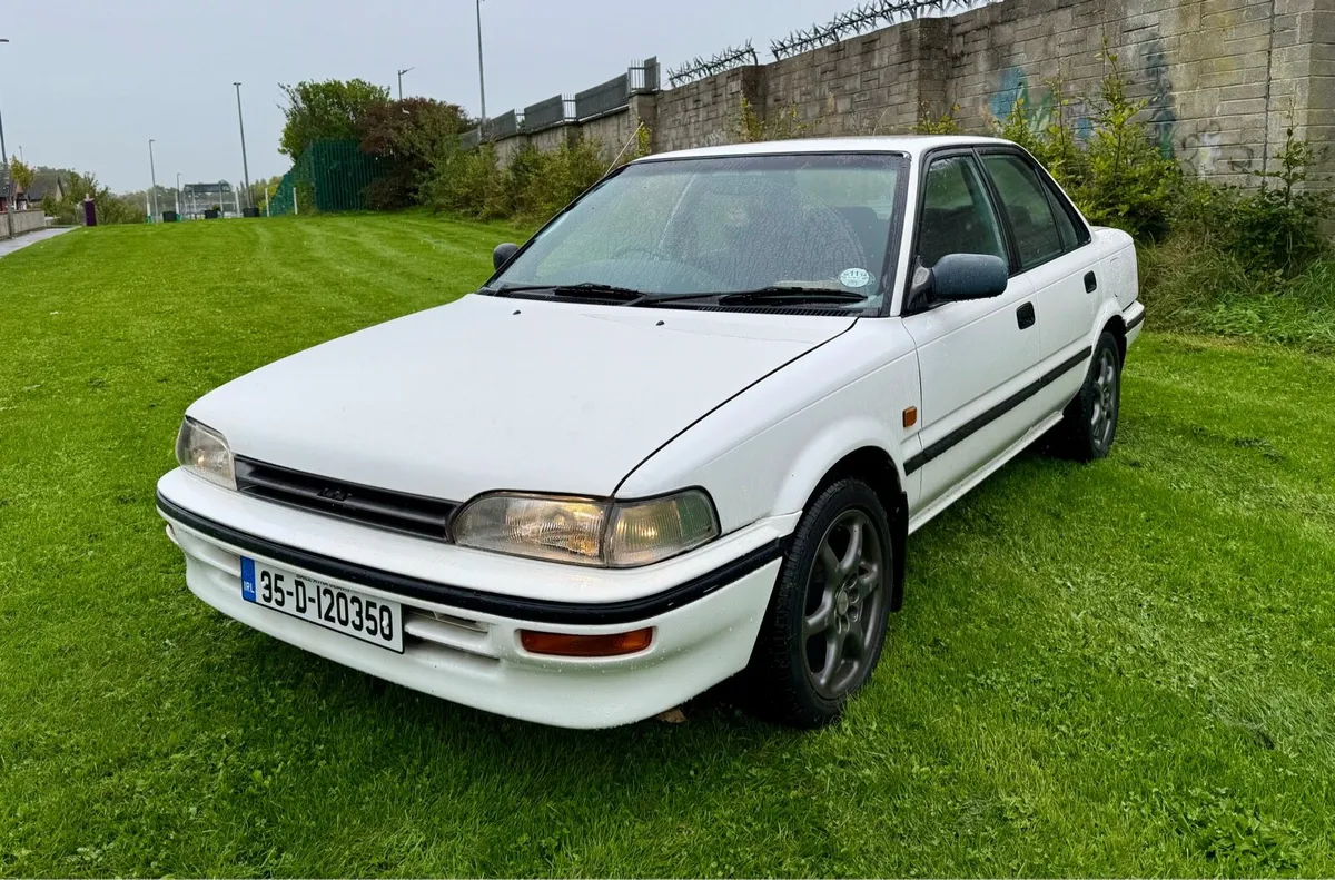 Low Mileage E9 Toyota Corolla - Image 2