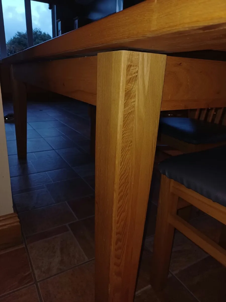 Table and Chairs - Image 2