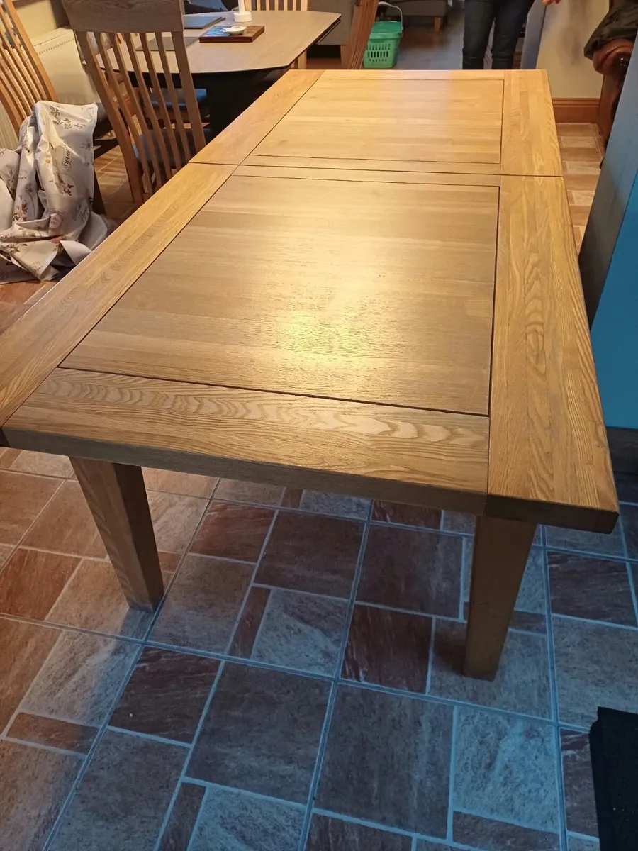 Table and Chairs - Image 3