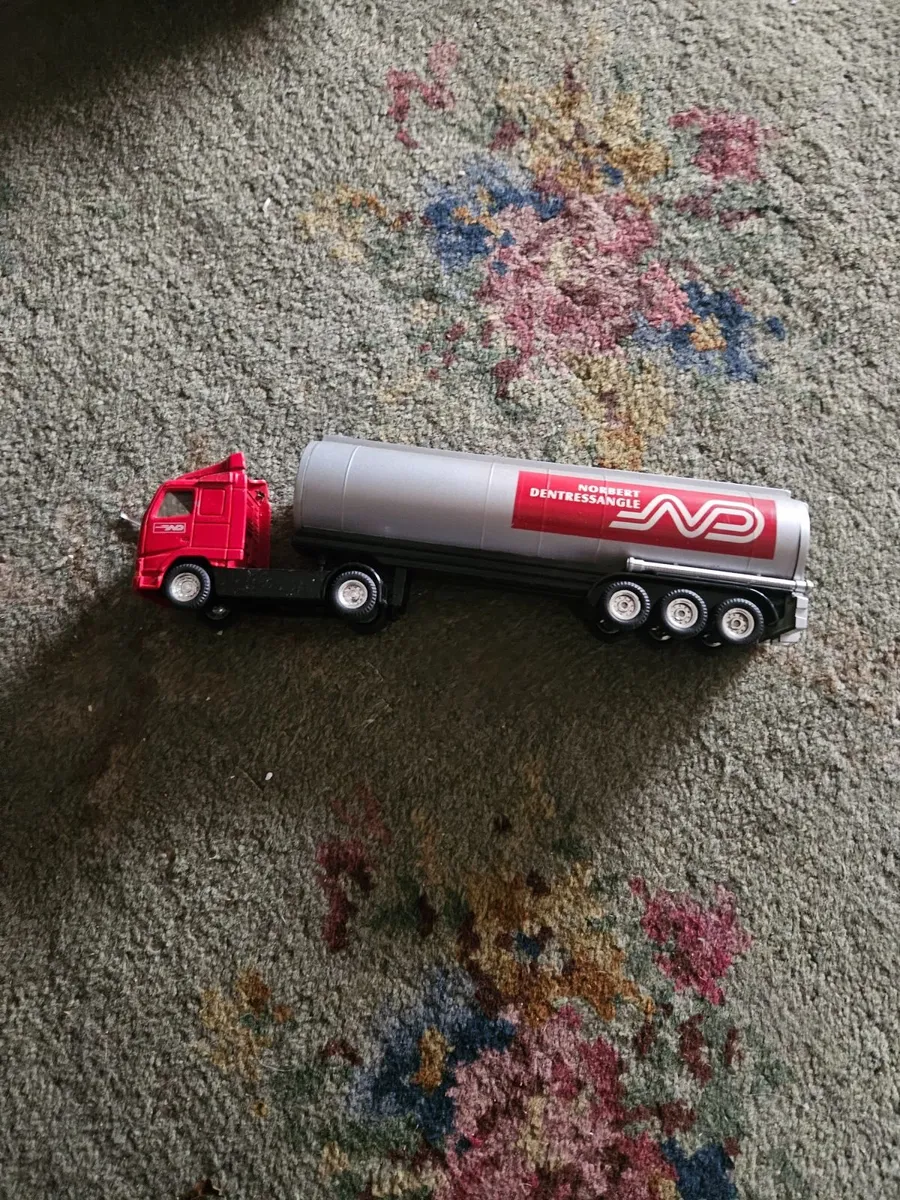 Corgi Truck - Image 1