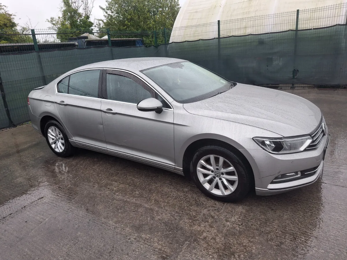152 Volkswagen Passat  Comfortline  Tdi - Image 1