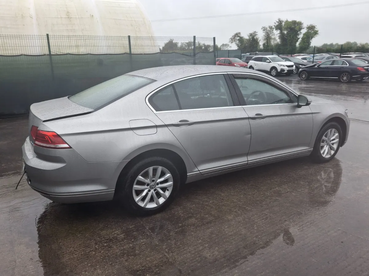 152 Volkswagen Passat  Comfortline  Tdi - Image 3