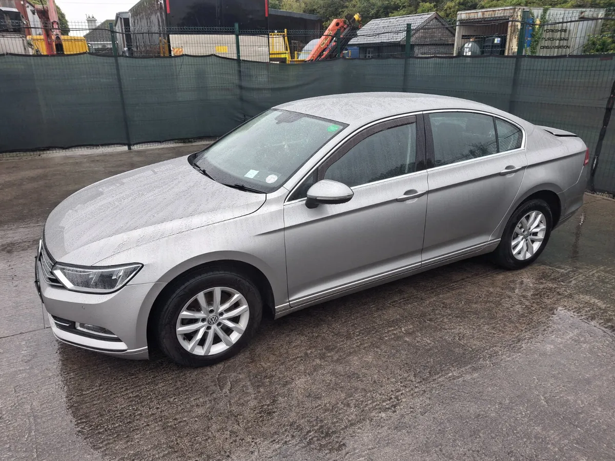 152 Volkswagen Passat  Comfortline  Tdi - Image 2