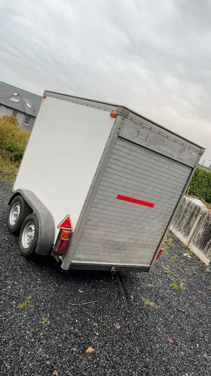 7’10”x4’10”, double axle rolling door box trailer - Image 2