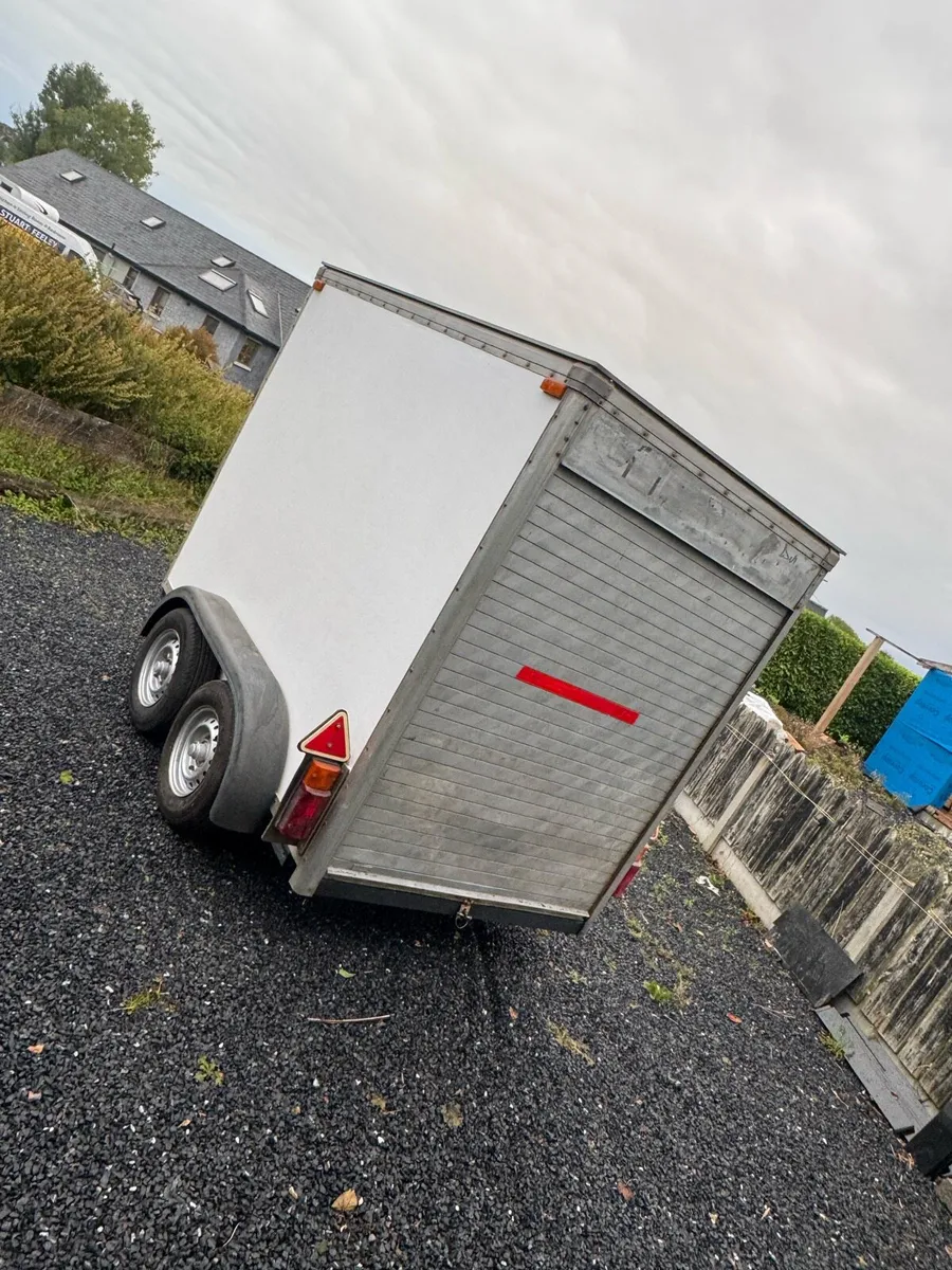 7’10”x4’10”, double axle rolling door box trailer - Image 3