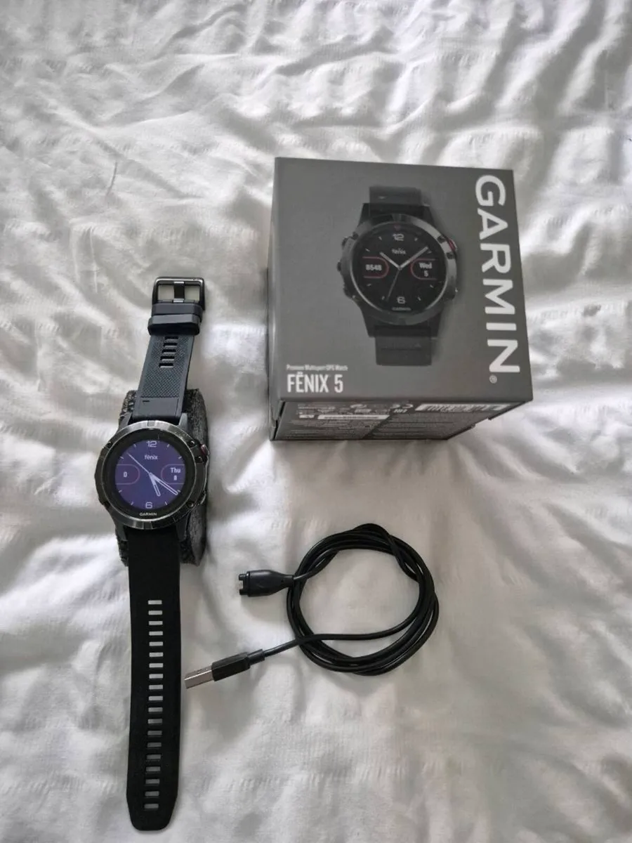 Garmin Fenix 5 - Image 1