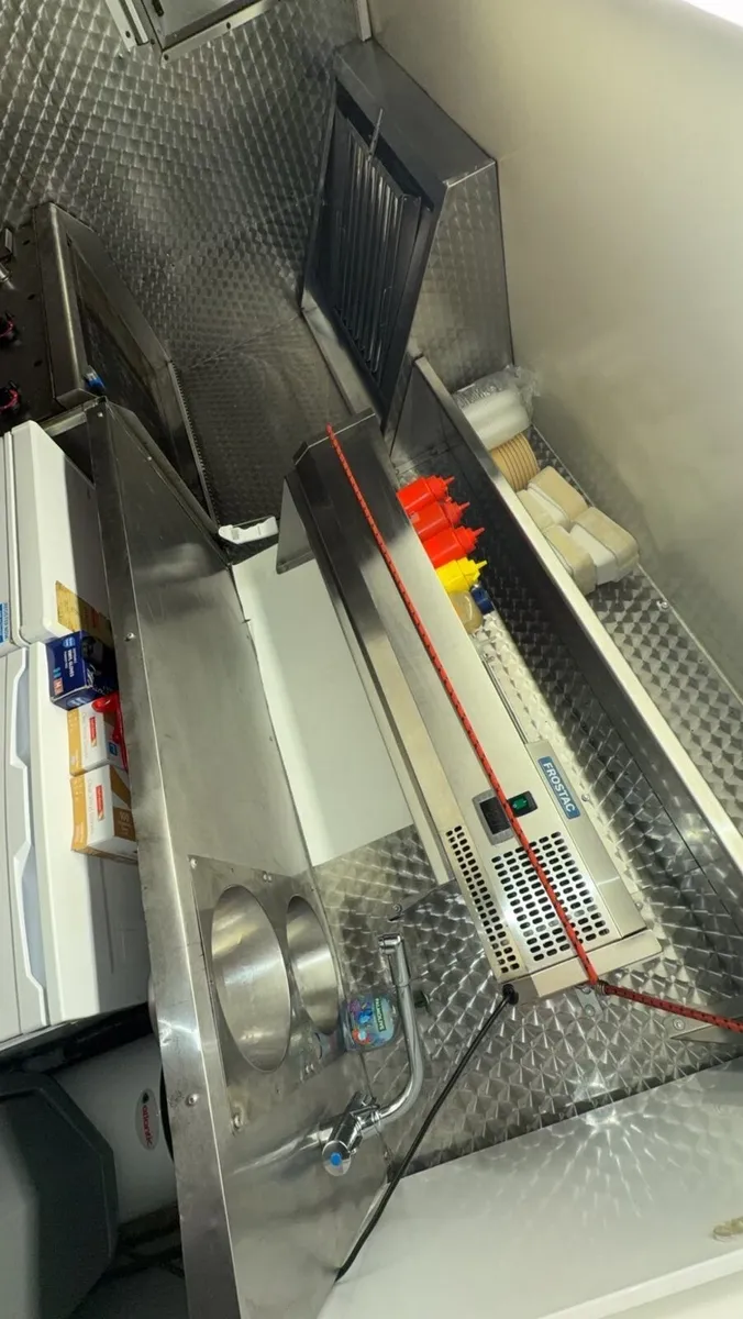 Food trailer - Image 4