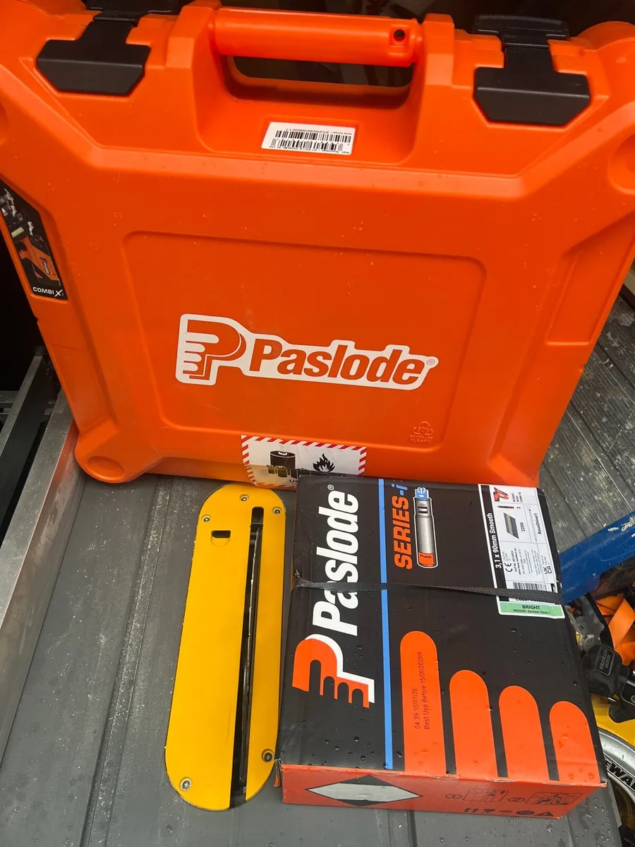 Paslode combi x1 nailer set - Image 1