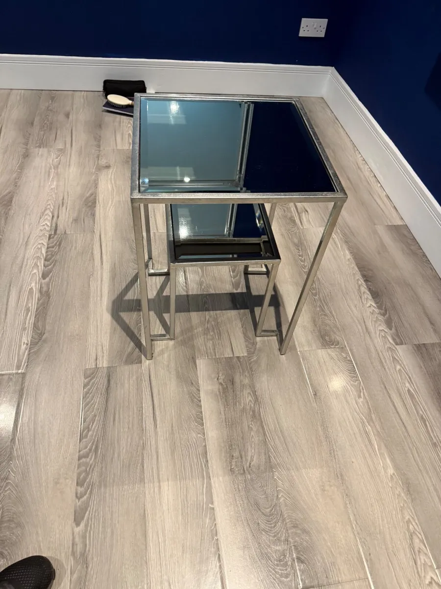 Sitting room table - Image 3