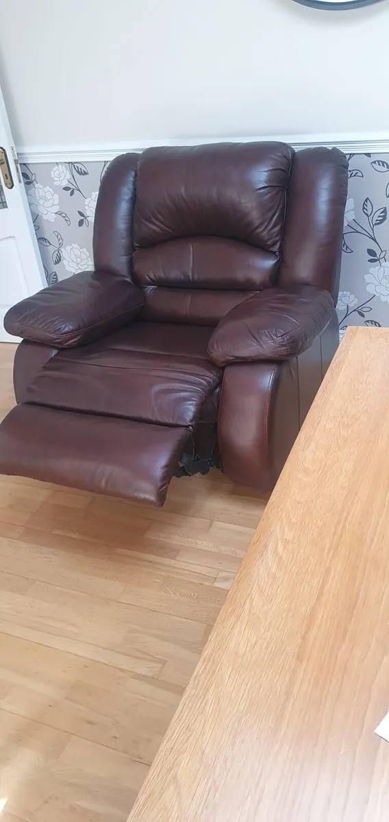 Reclining leather chair - Image 2