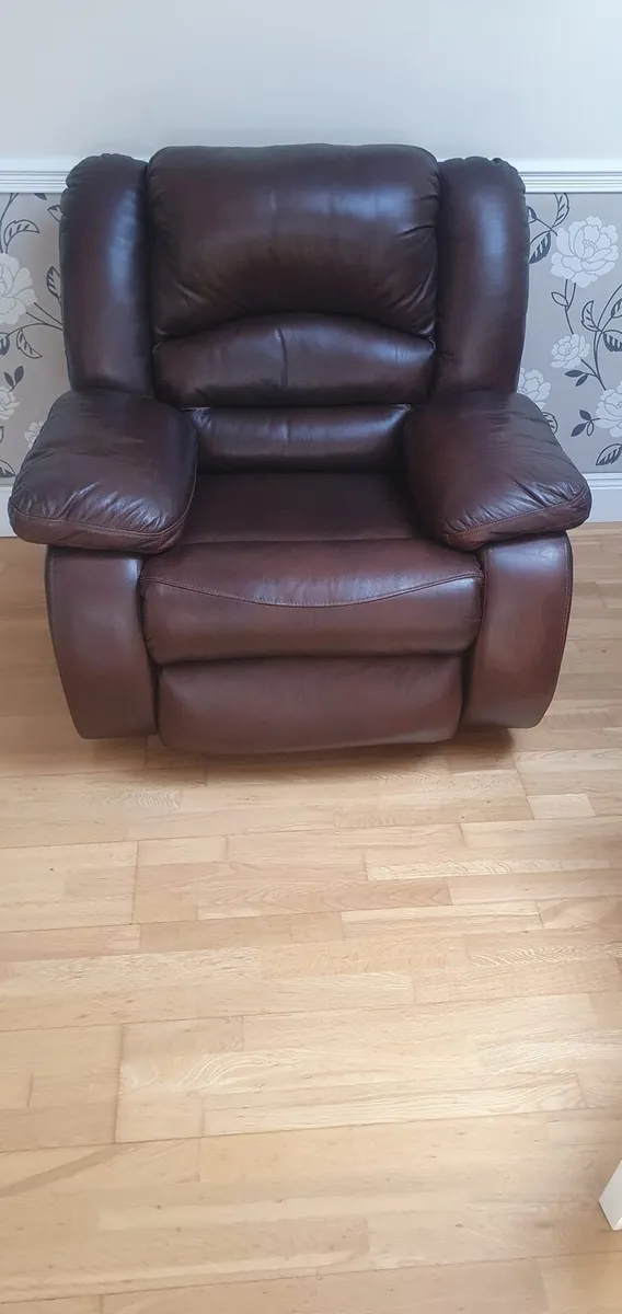 Reclining leather chair - Image 3