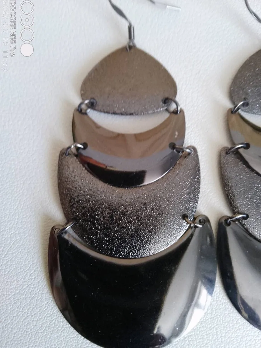 Women's Vintage Drop Style Earrings - Image 4