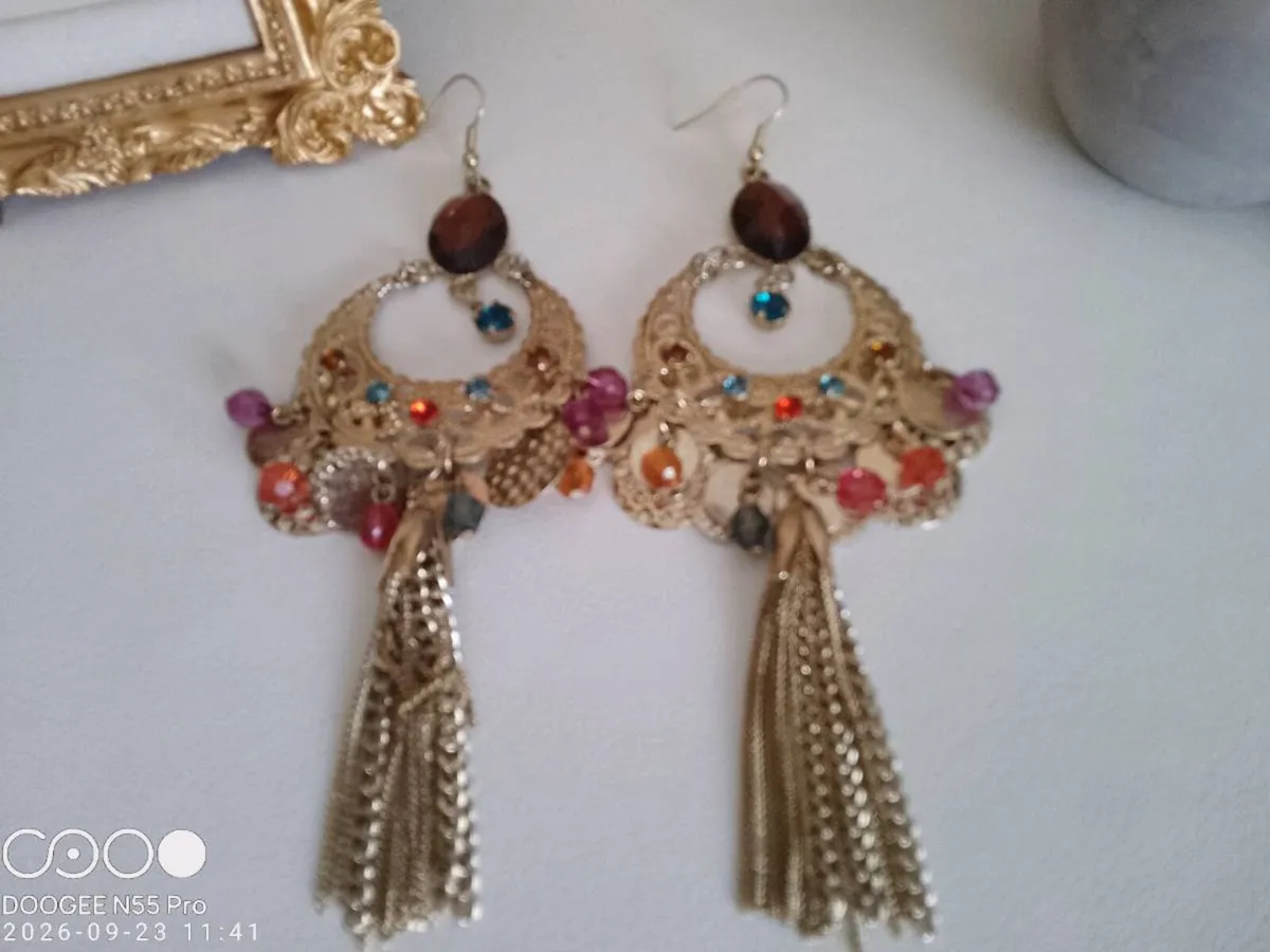 Women's Vintage Drop Style Earrings - Image 2