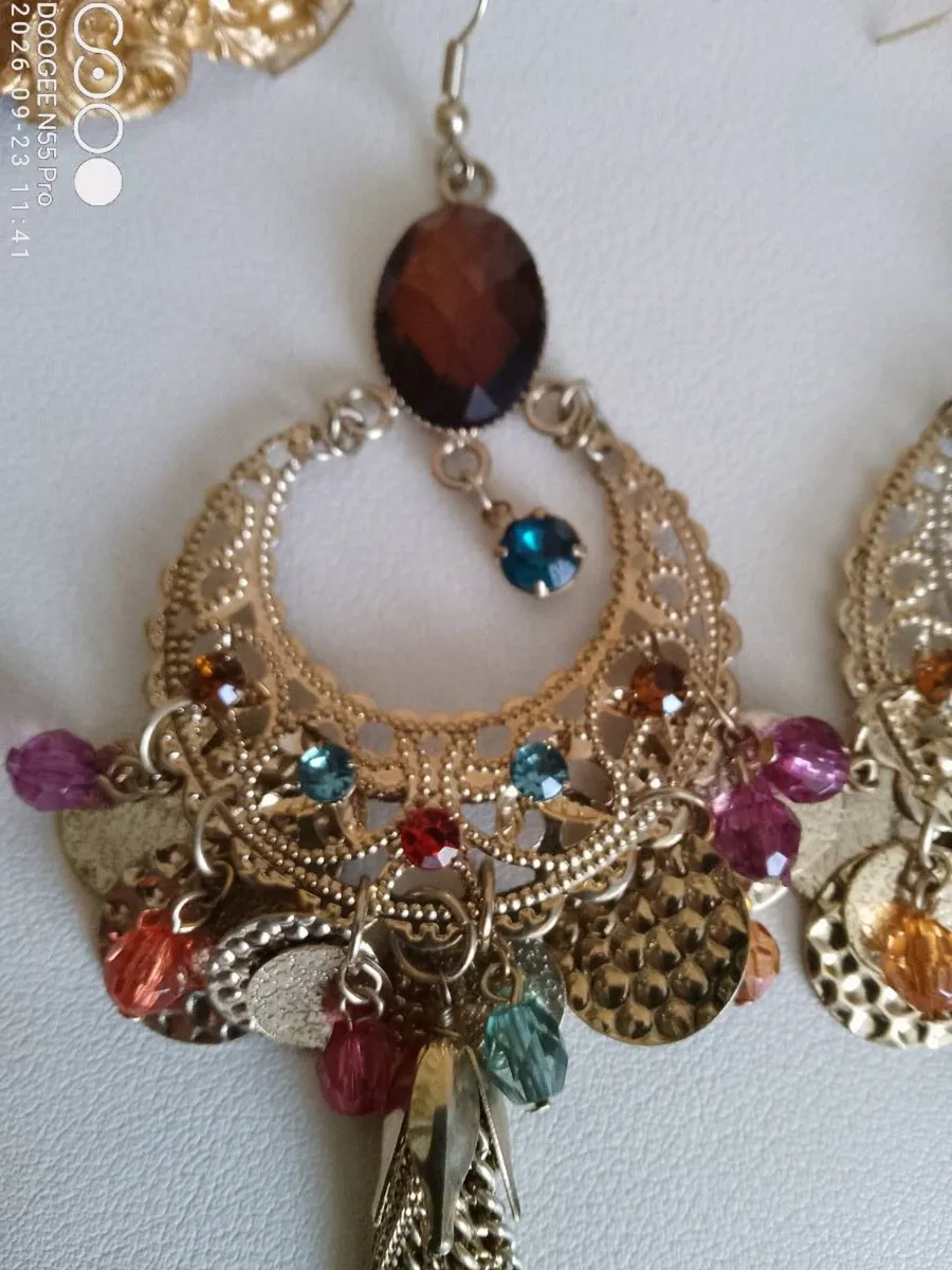 Women's Vintage Drop Style Earrings - Image 3