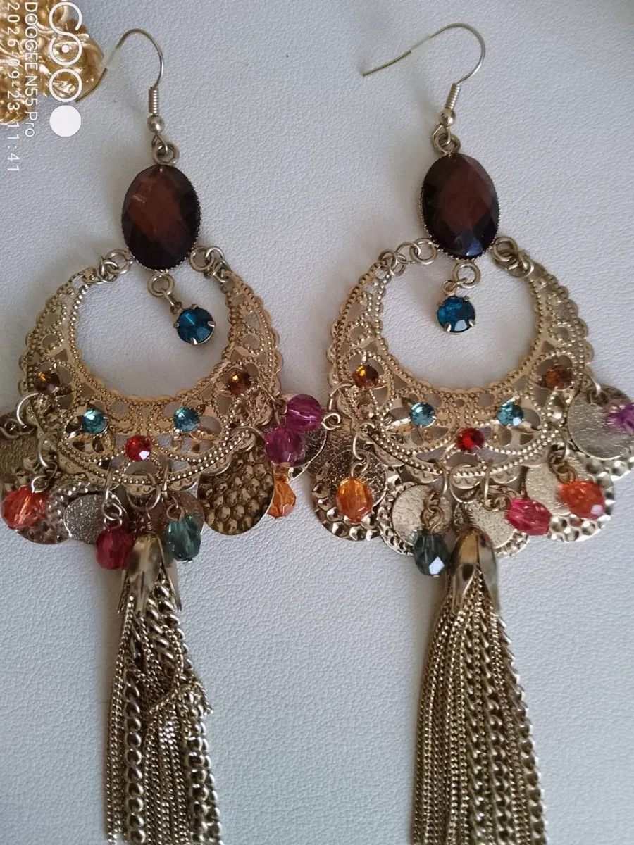 Women's Vintage Drop Style Earrings - Image 4