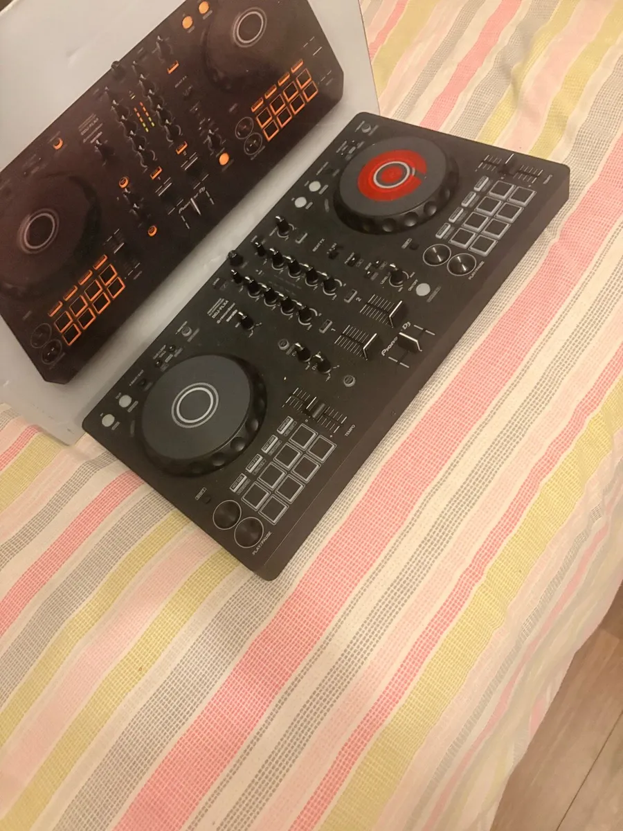 Dj decks - Image 1