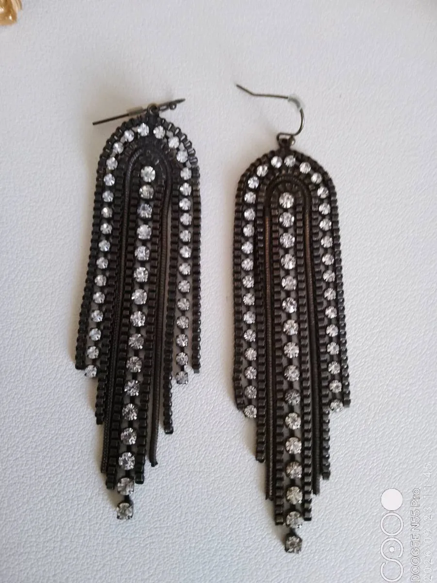Women's Vintage Art Deco Style Dangle Earrings - Image 2
