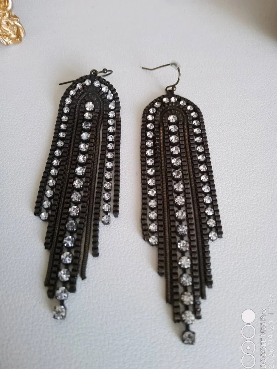 Women's Vintage Art Deco Style Dangle Earrings - Image 3