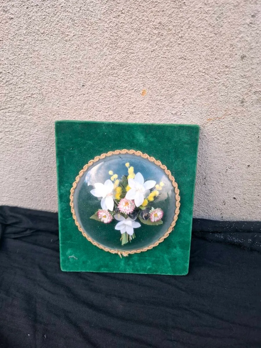Green velvet glass frame postage possible - Image 1