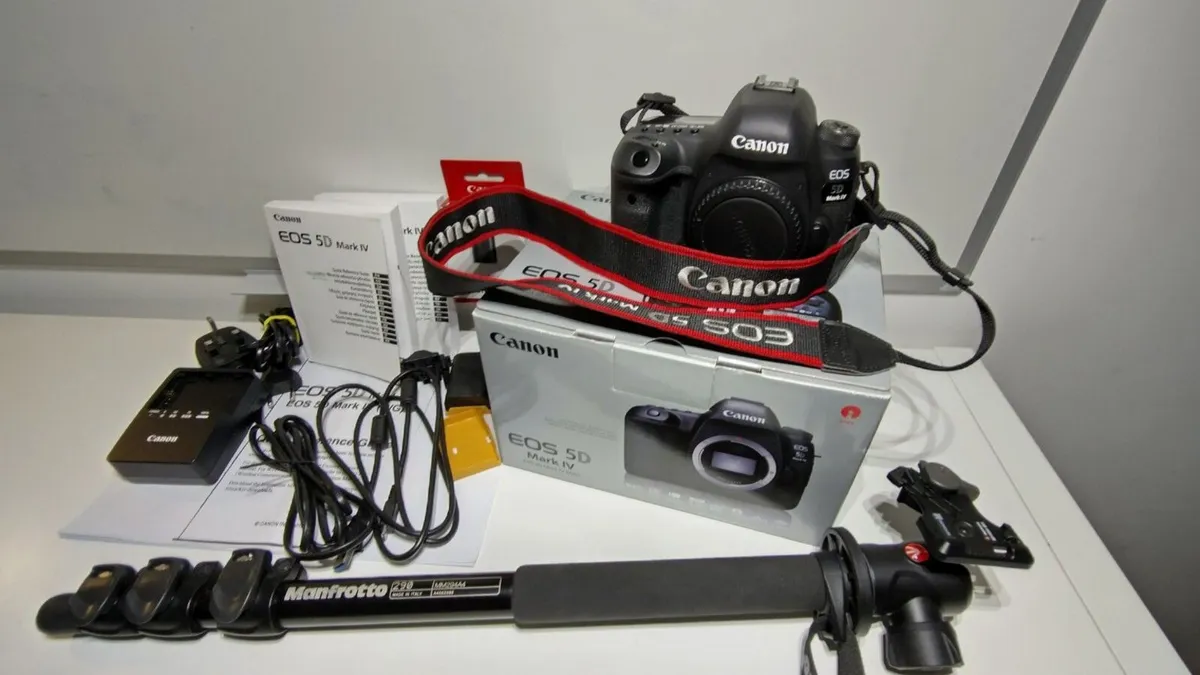 Canon EOS 5D Mark IV - Low Shutter Count:  8,170 - Image 1