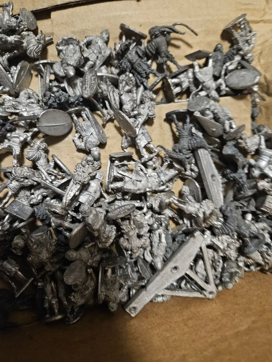 Diecast War Hammer Soldiers etc 100 pieces - Image 2
