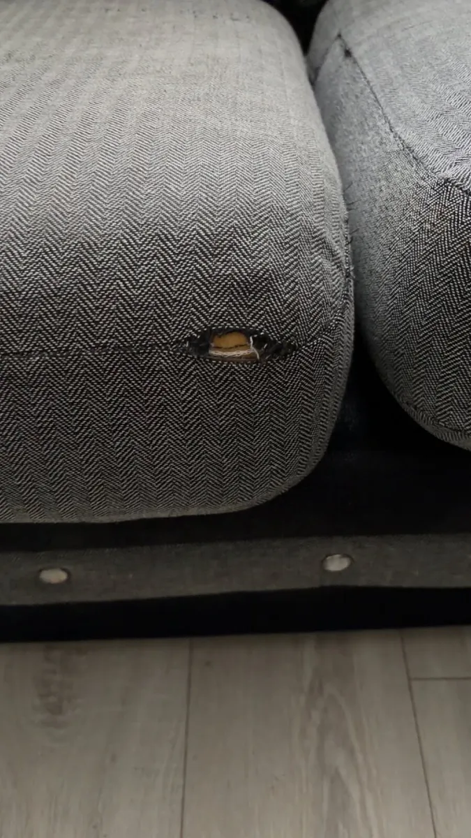 Couches - Image 4