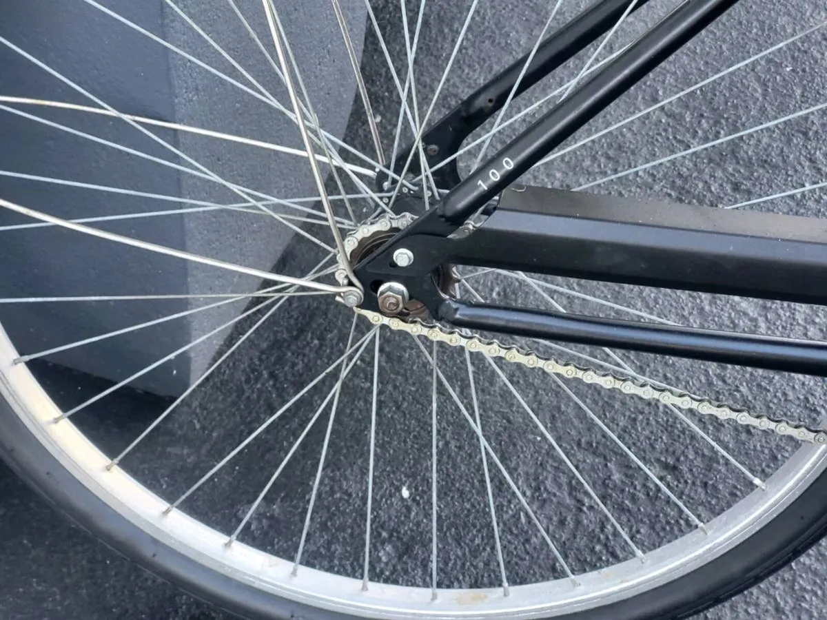LADIES CITY BIKE VERY GOOD CONDITION - Image 2