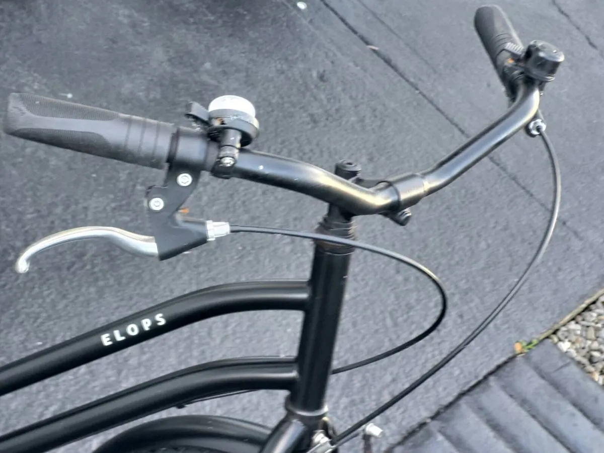 LADIES CITY BIKE VERY GOOD CONDITION - Image 3