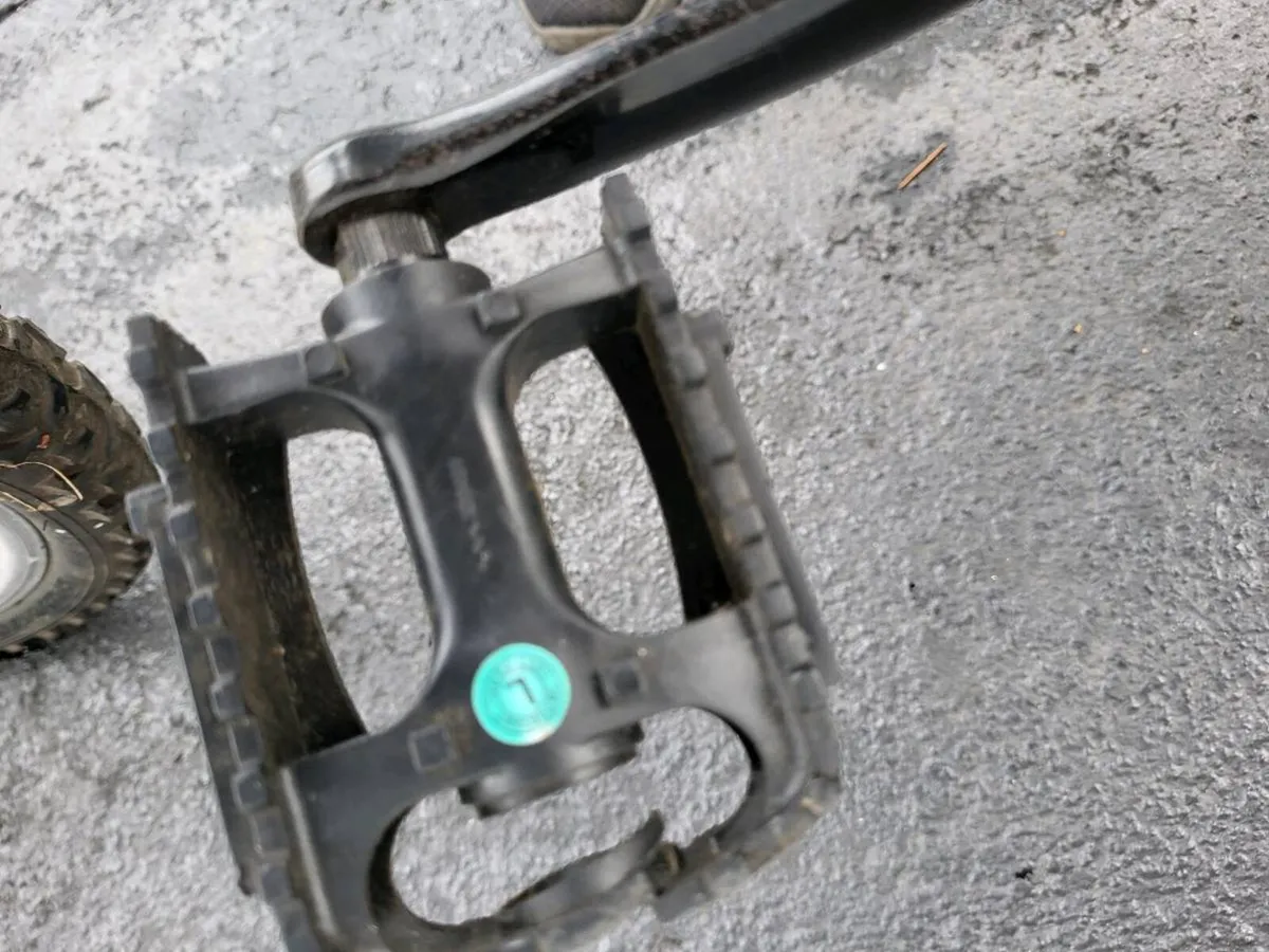 FEMALE BIKE GOOD AS NEW RARELY USED - Image 2
