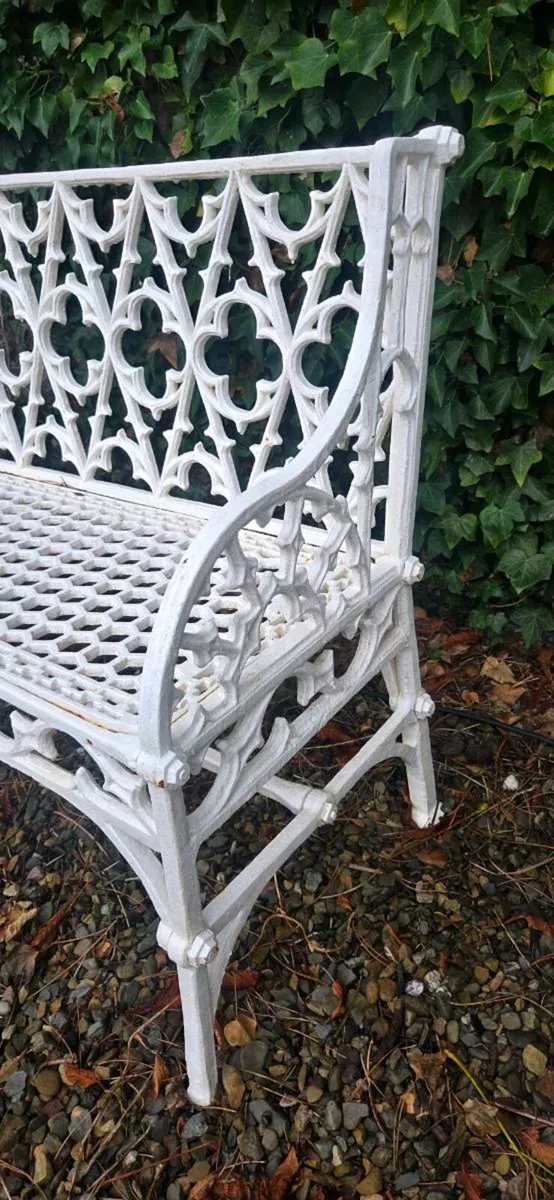 Garden  bench  solid cast iron very very heavy - Image 4