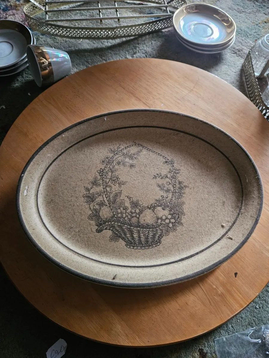 Vintage Arklow Pottery Plate - Image 1