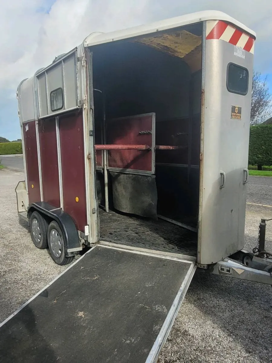 Ifor Williams 510 deluxe horse box - Image 4