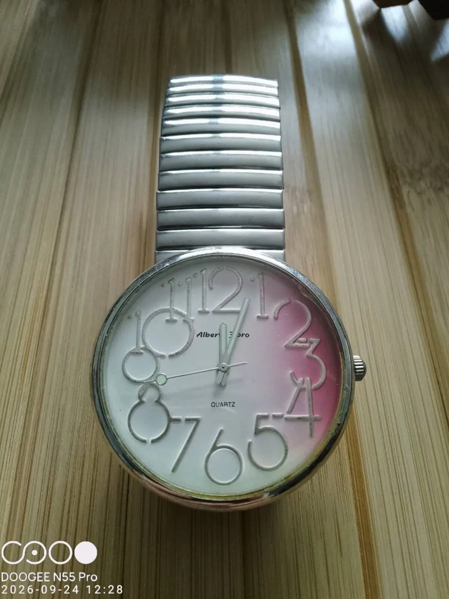 Women's Watch - Image 4