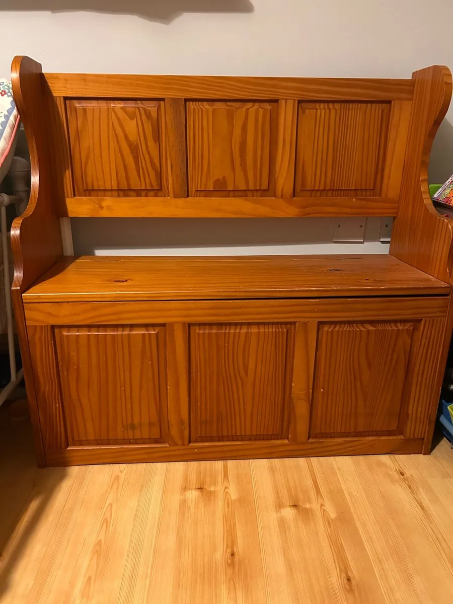 Storage bench seat
