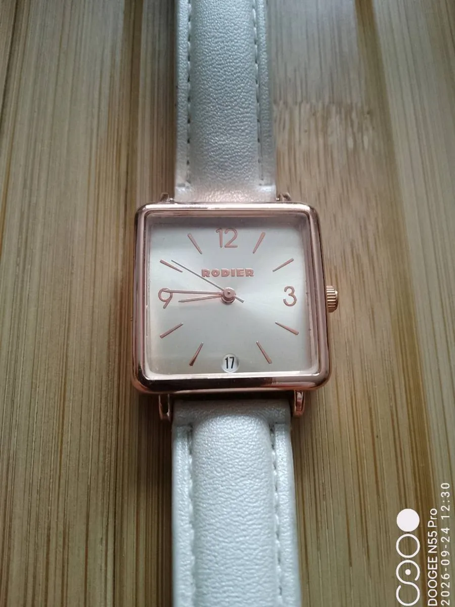 Women's Watch - Image 3