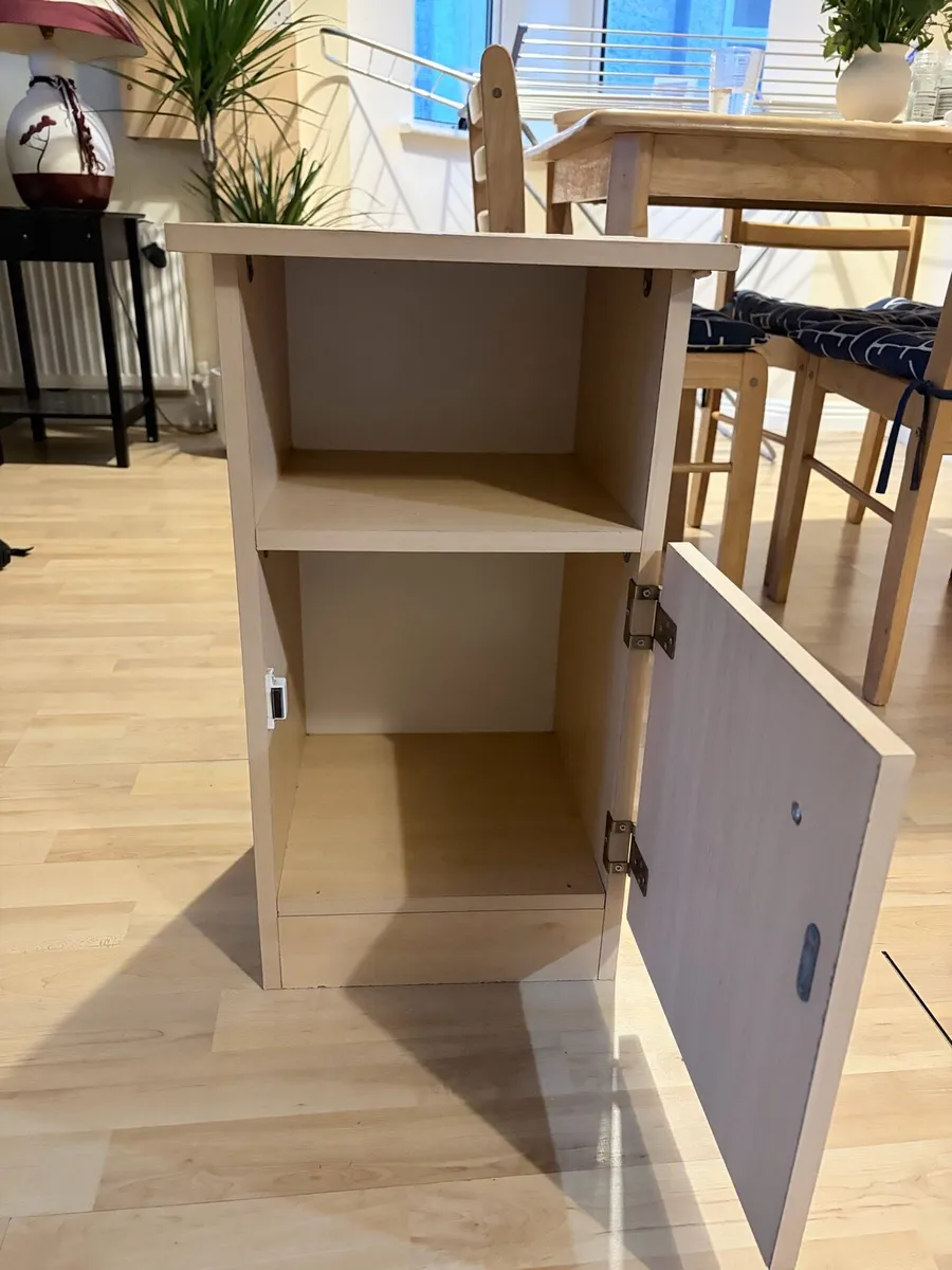 Small bedside table / cabinet – €15 - Image 3